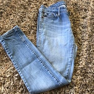 🦋$5/$25 Levi Skinny Jeans
